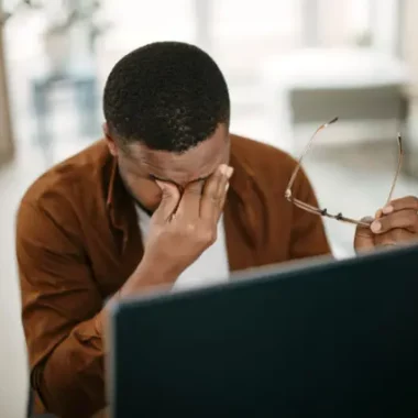 Comment éviter la fatigue visuelle liée aux écrans ?